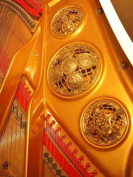 Старинный рояль недорого