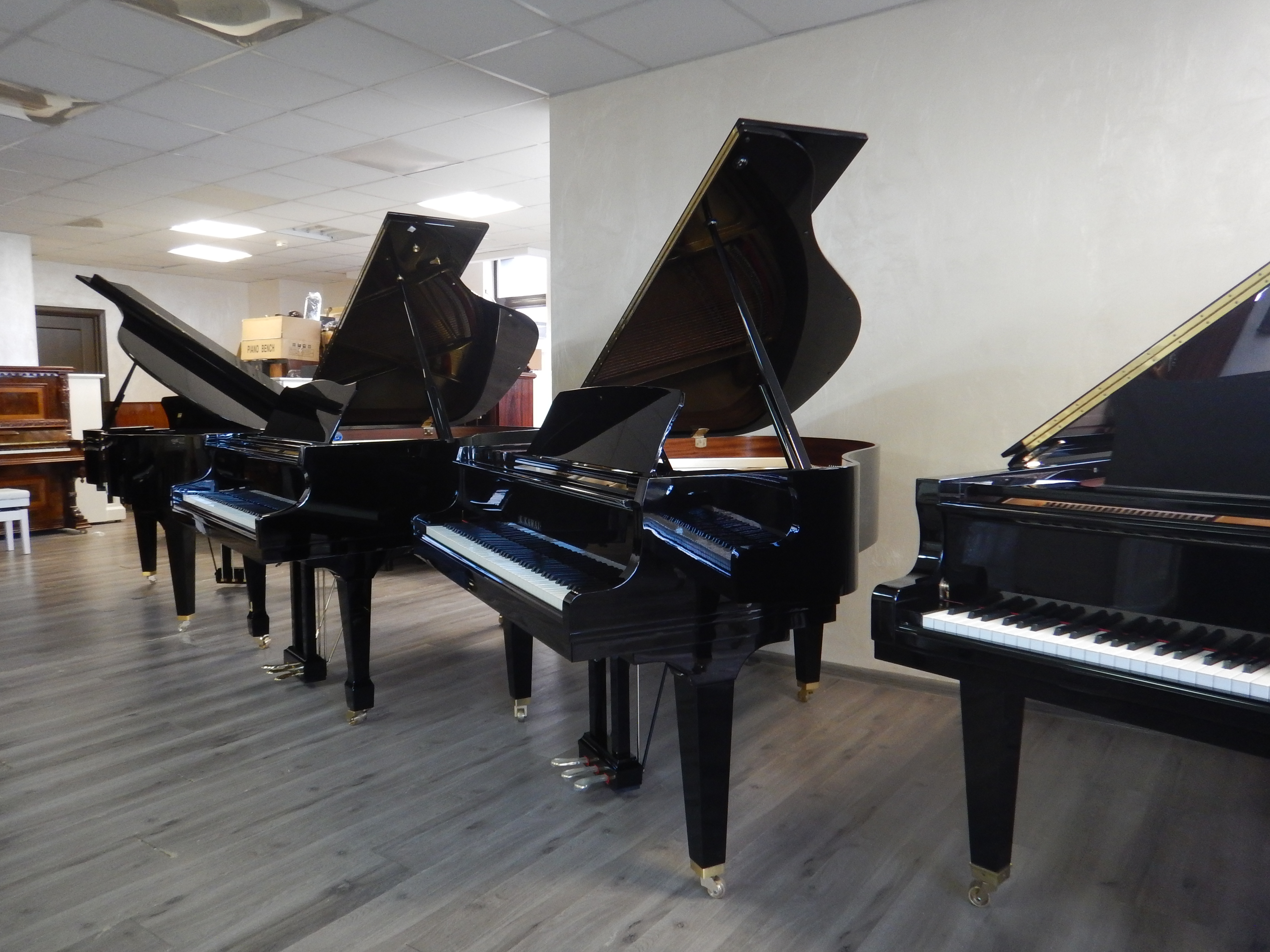 Мини рояли K. Kawai