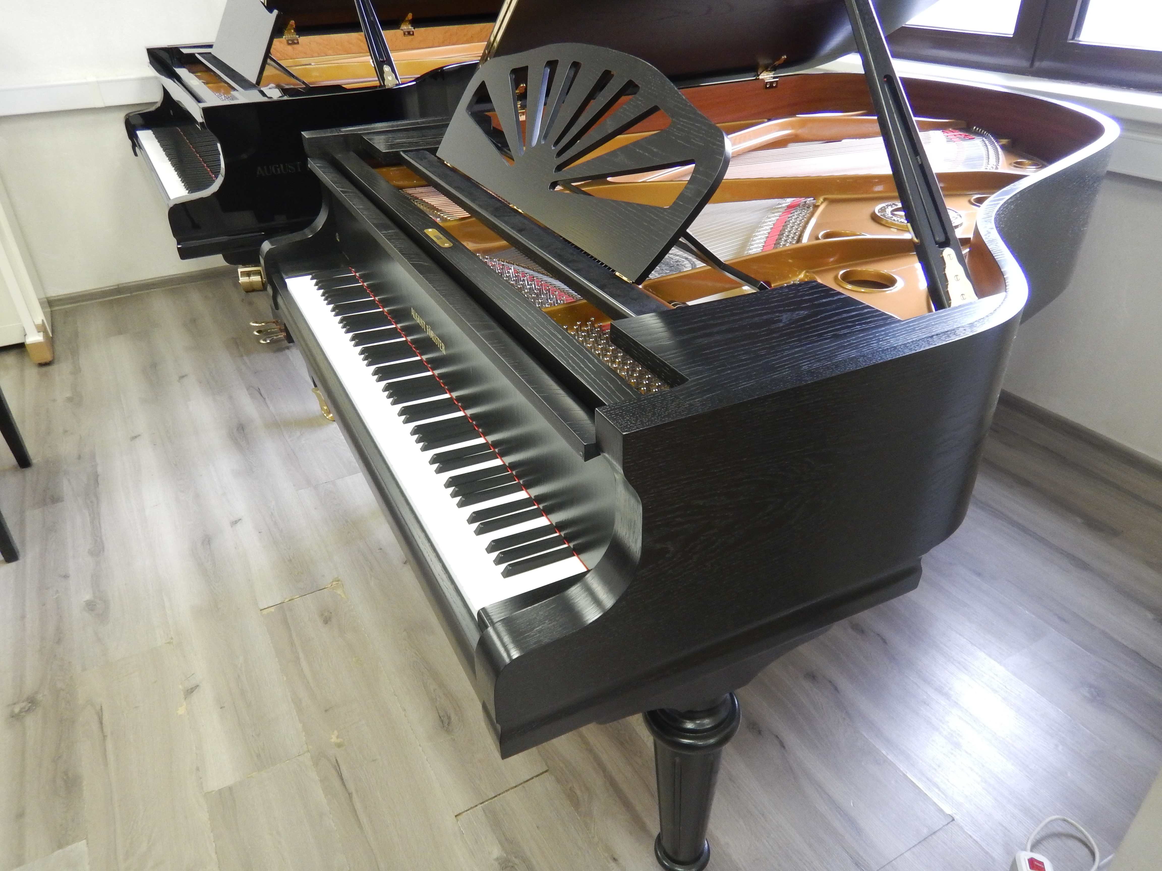 Элитный чёрный August Förster