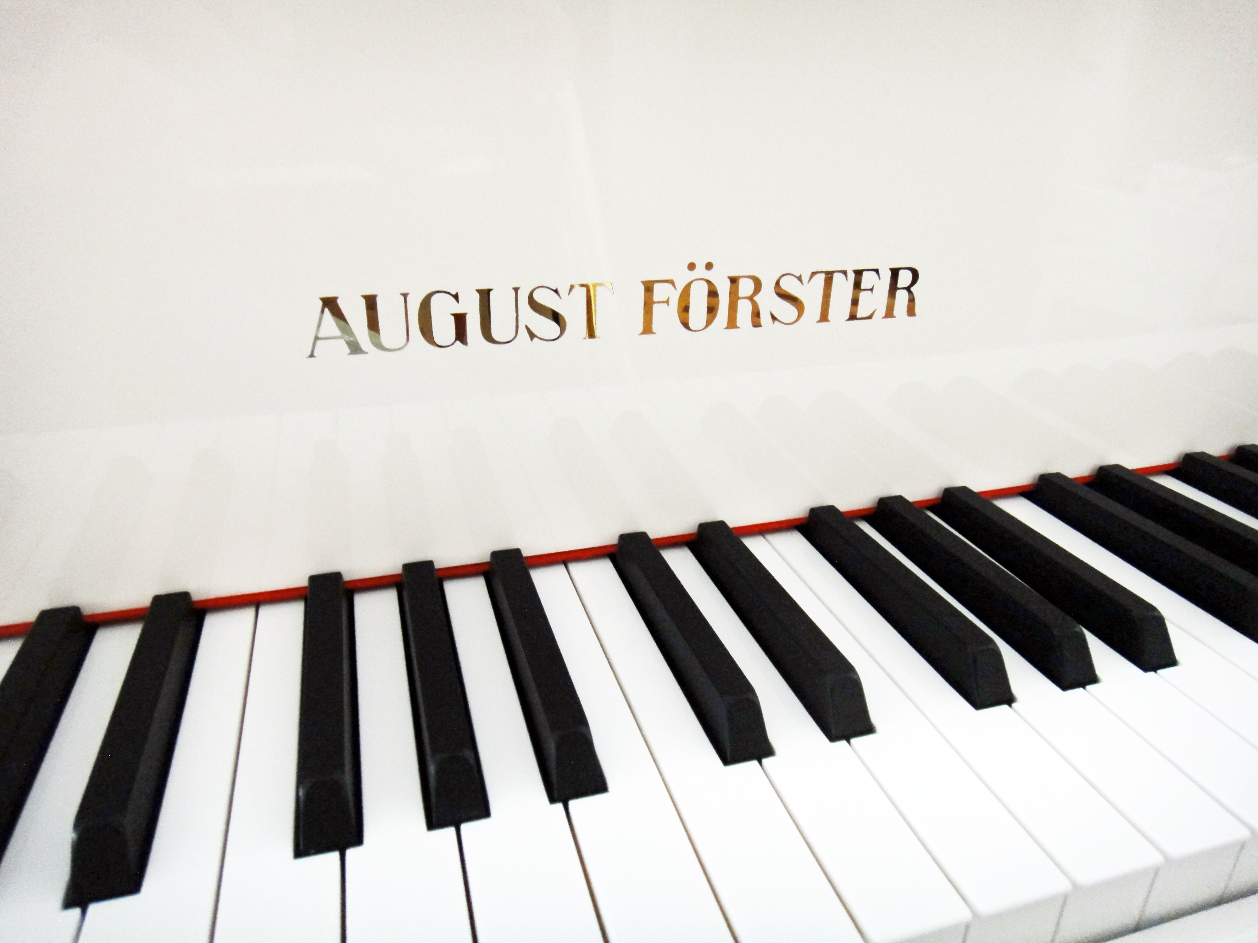 Элитный рояль Аугуст Фёрстер