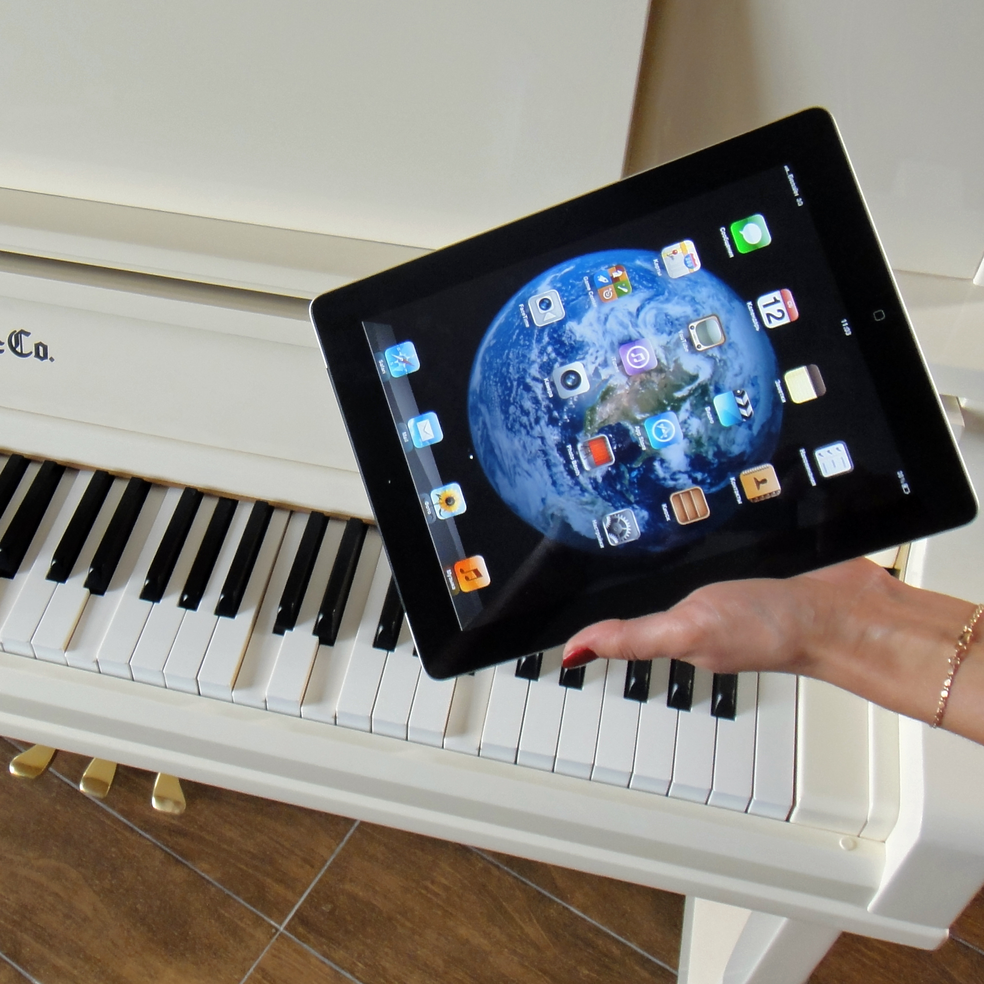 Самоиграющий рояль (пианино)