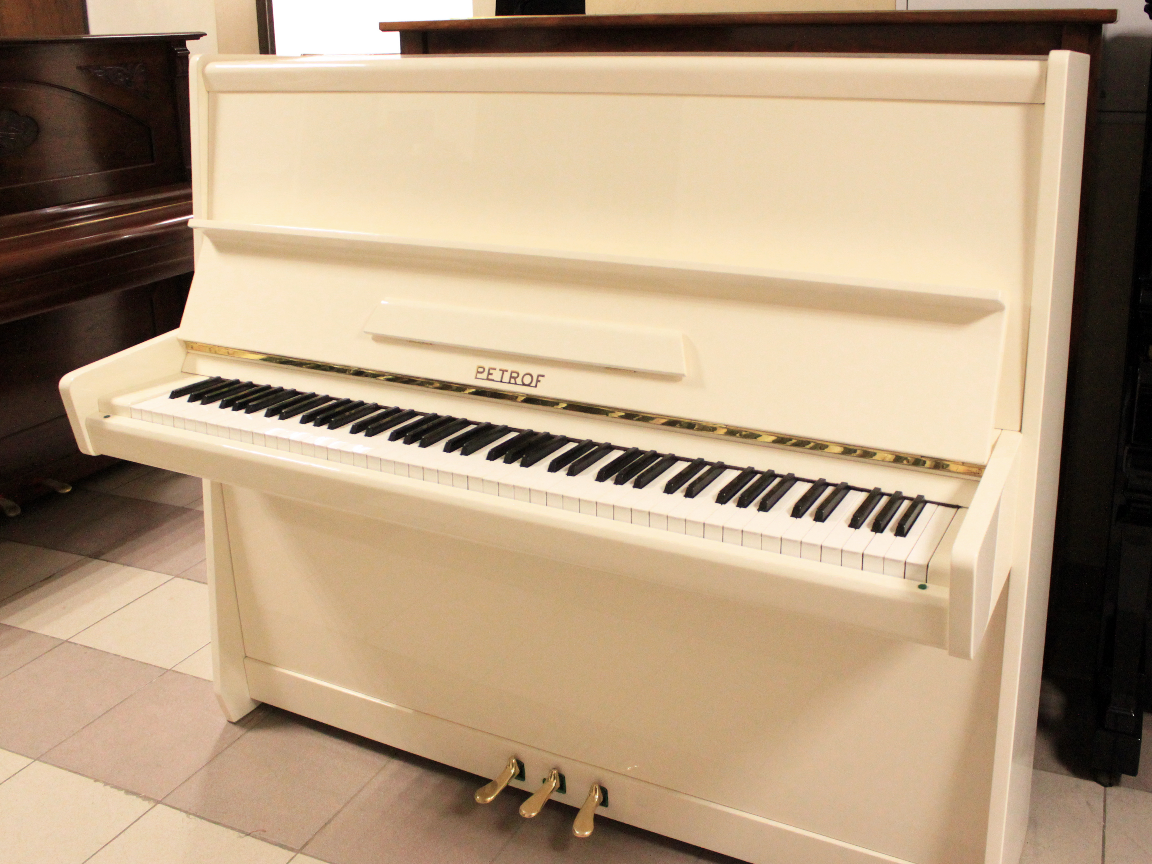Petrof, чешское пианино