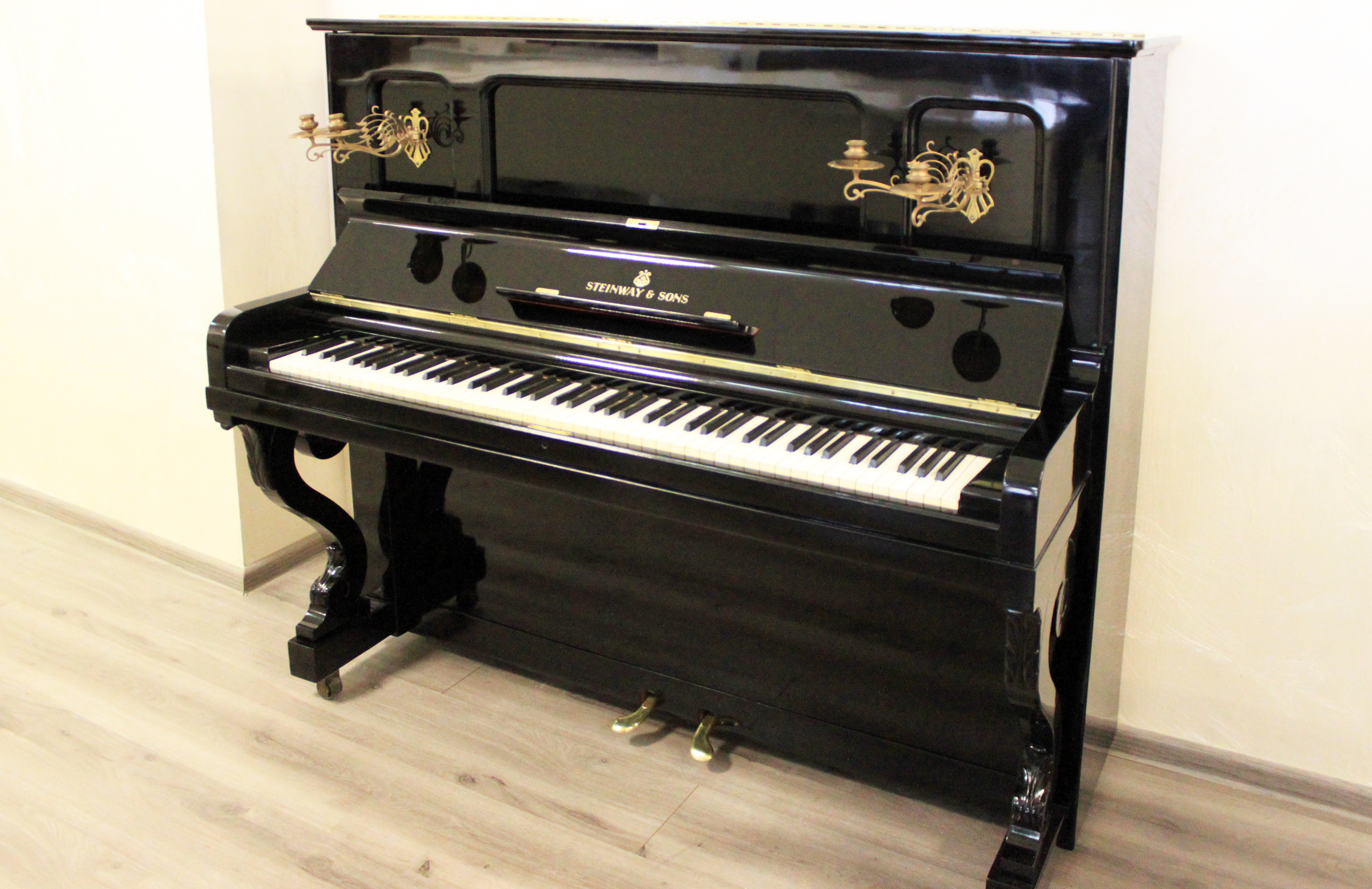 Пианино Стейнвей энд санс