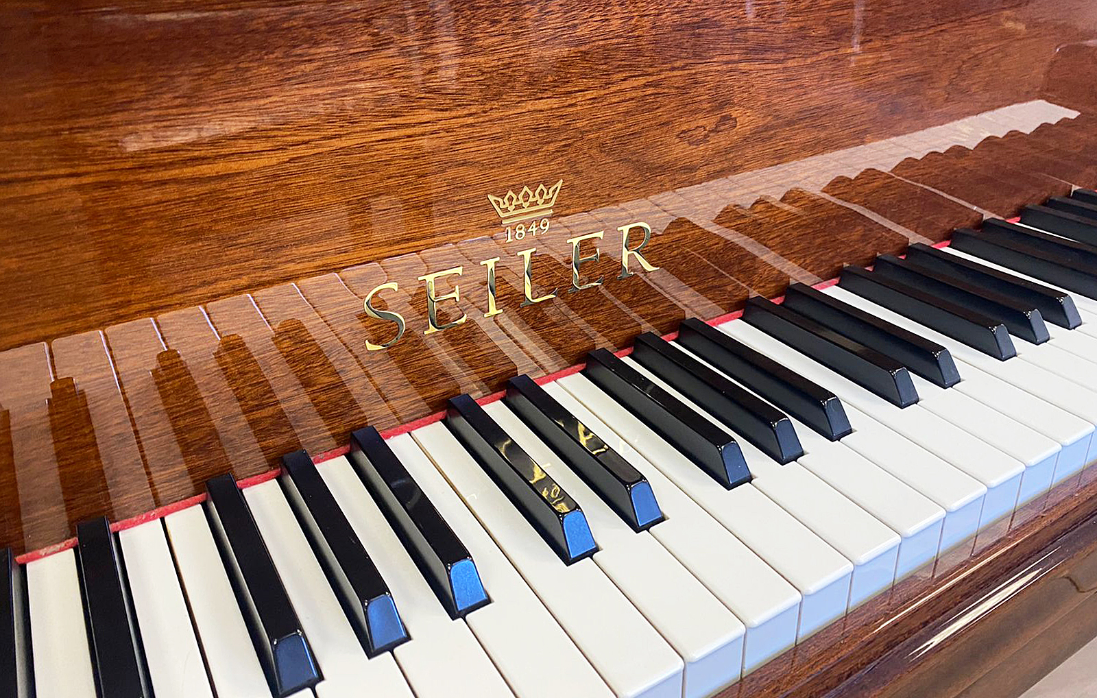 Ореховый рояль Зайлер (Германия)