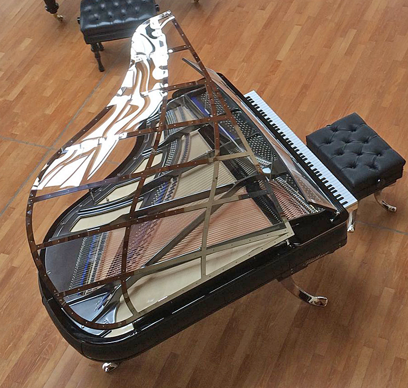 Прозрачный рояль Блютнер