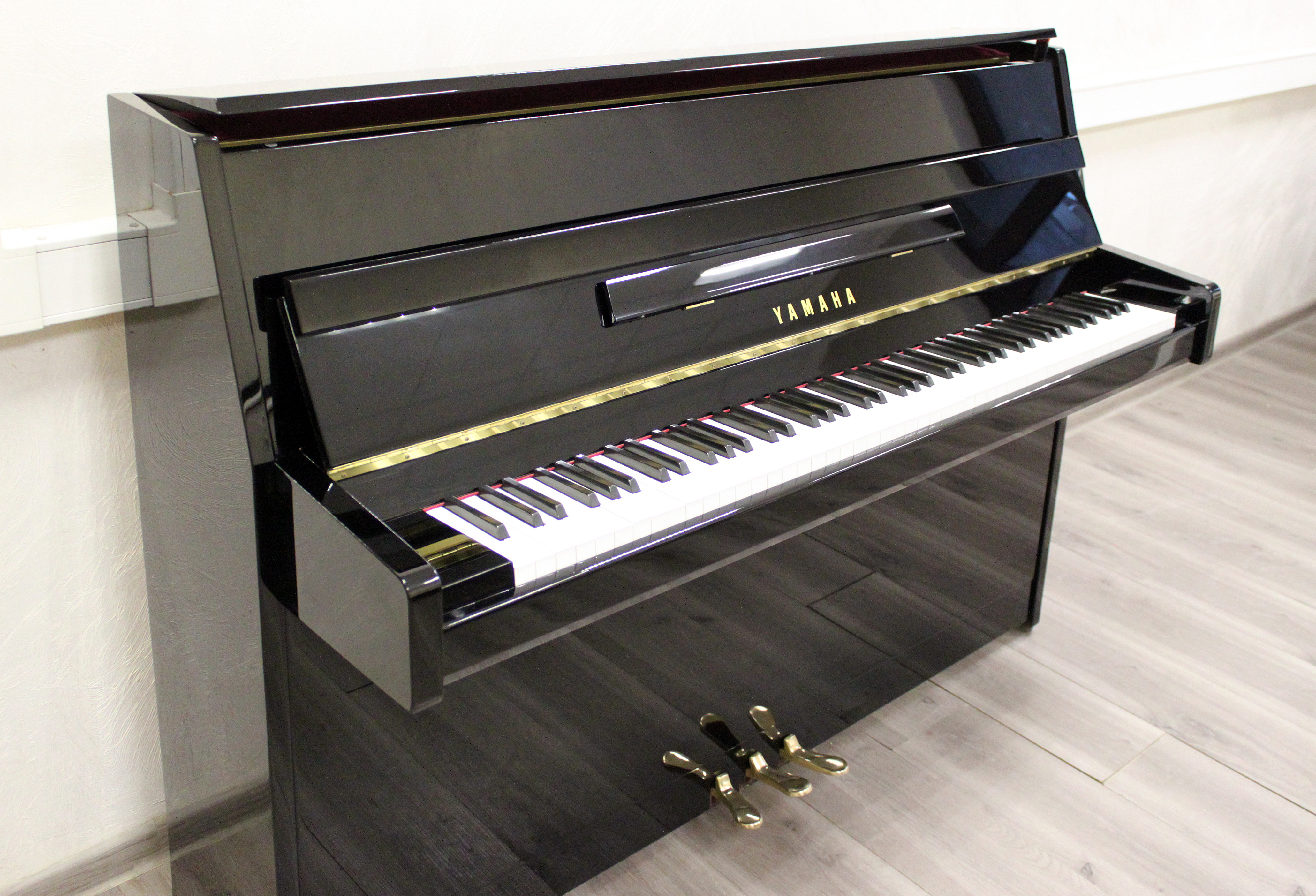 Верхняя крышка приоткрывается