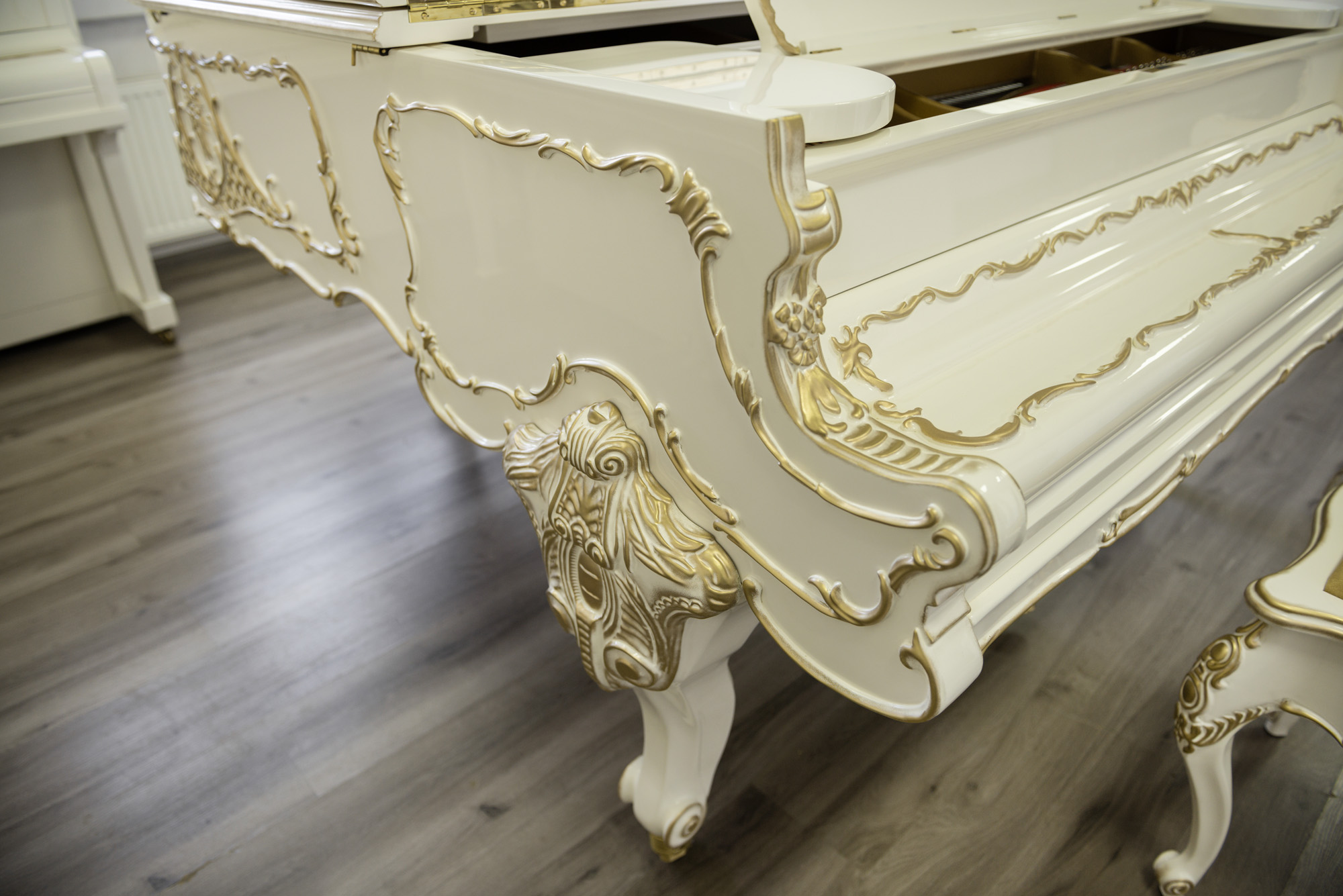 Резьба по дереву (вид слева)