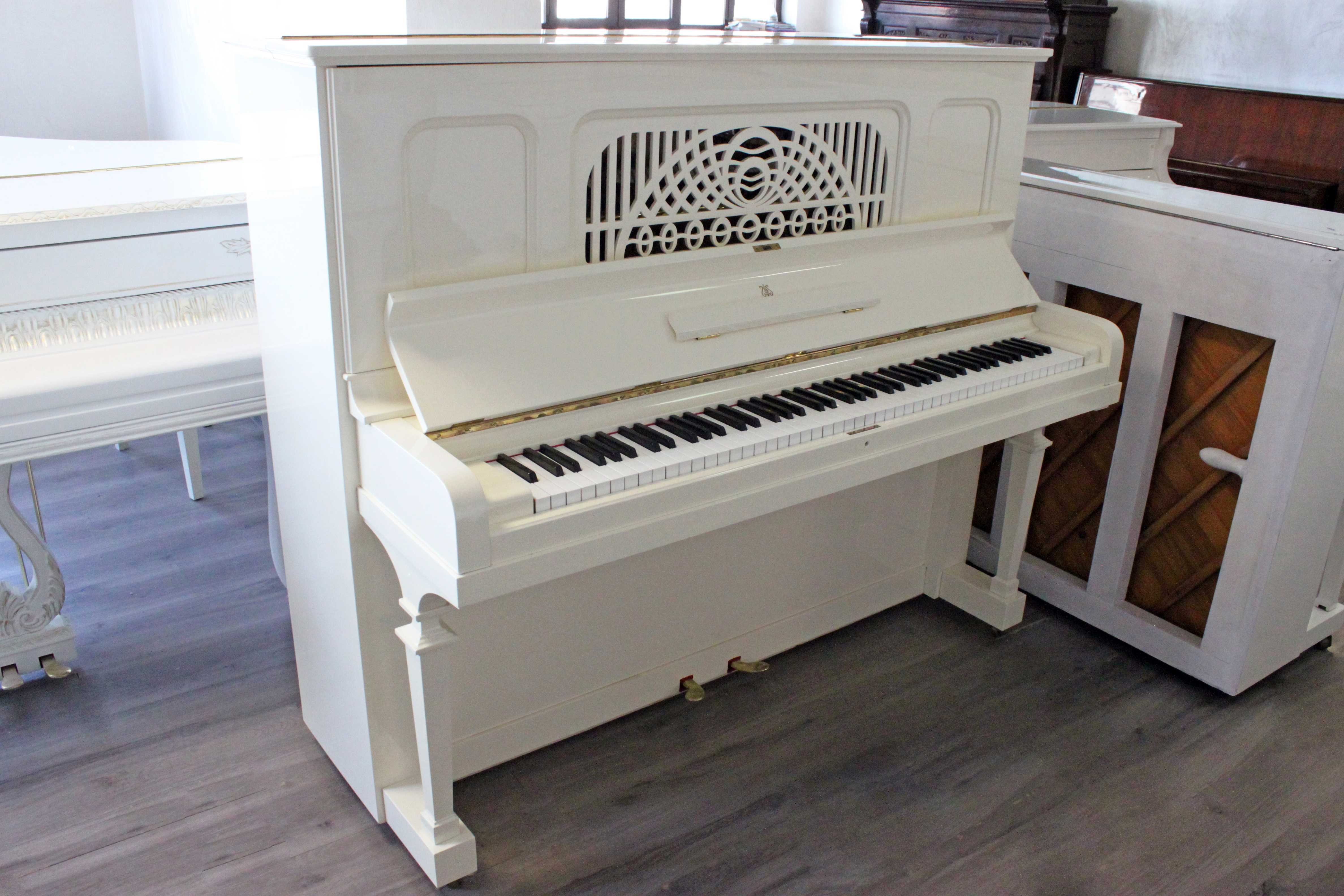 Пианино Steinway & Sons K-132
