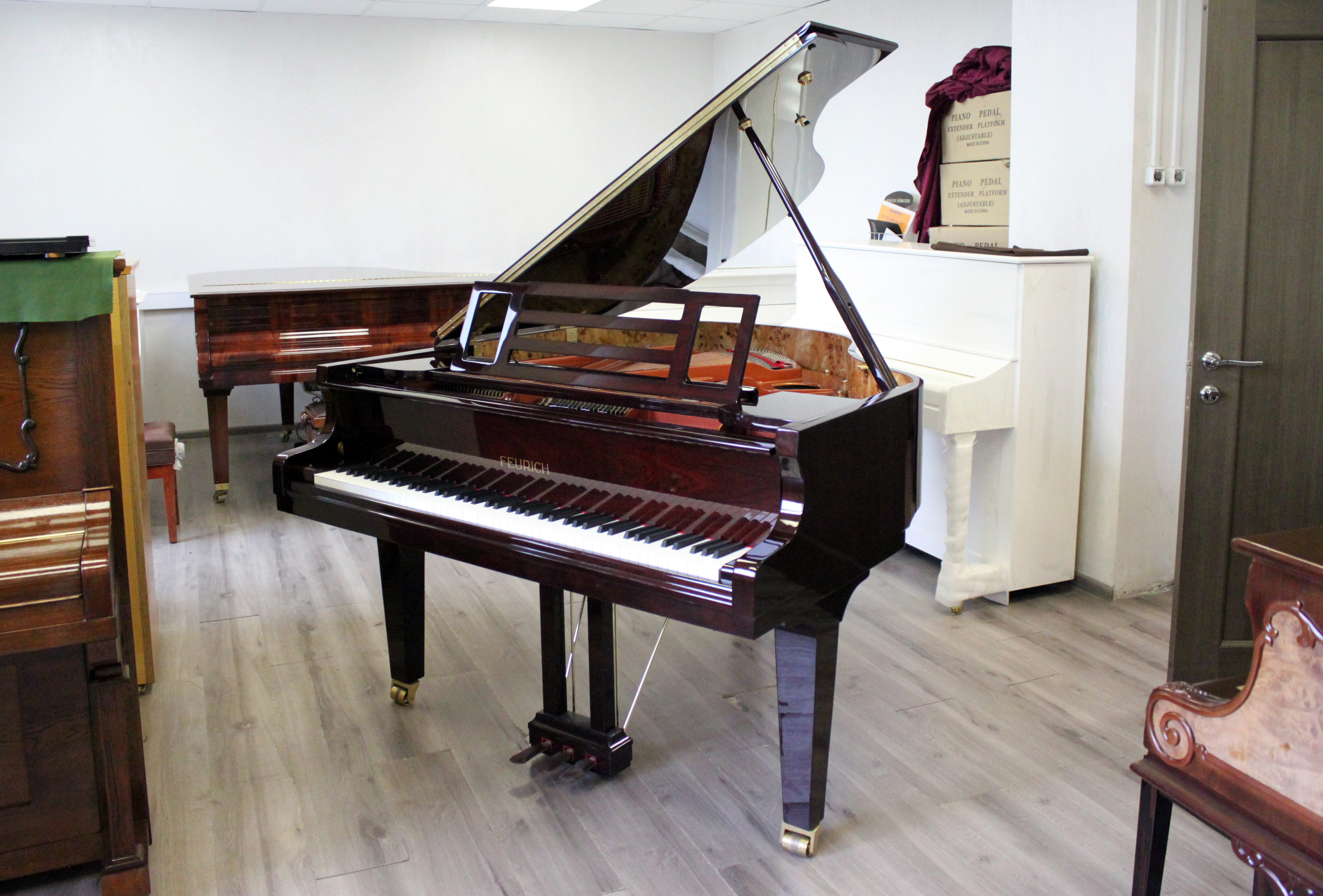 Рояль Feurich
