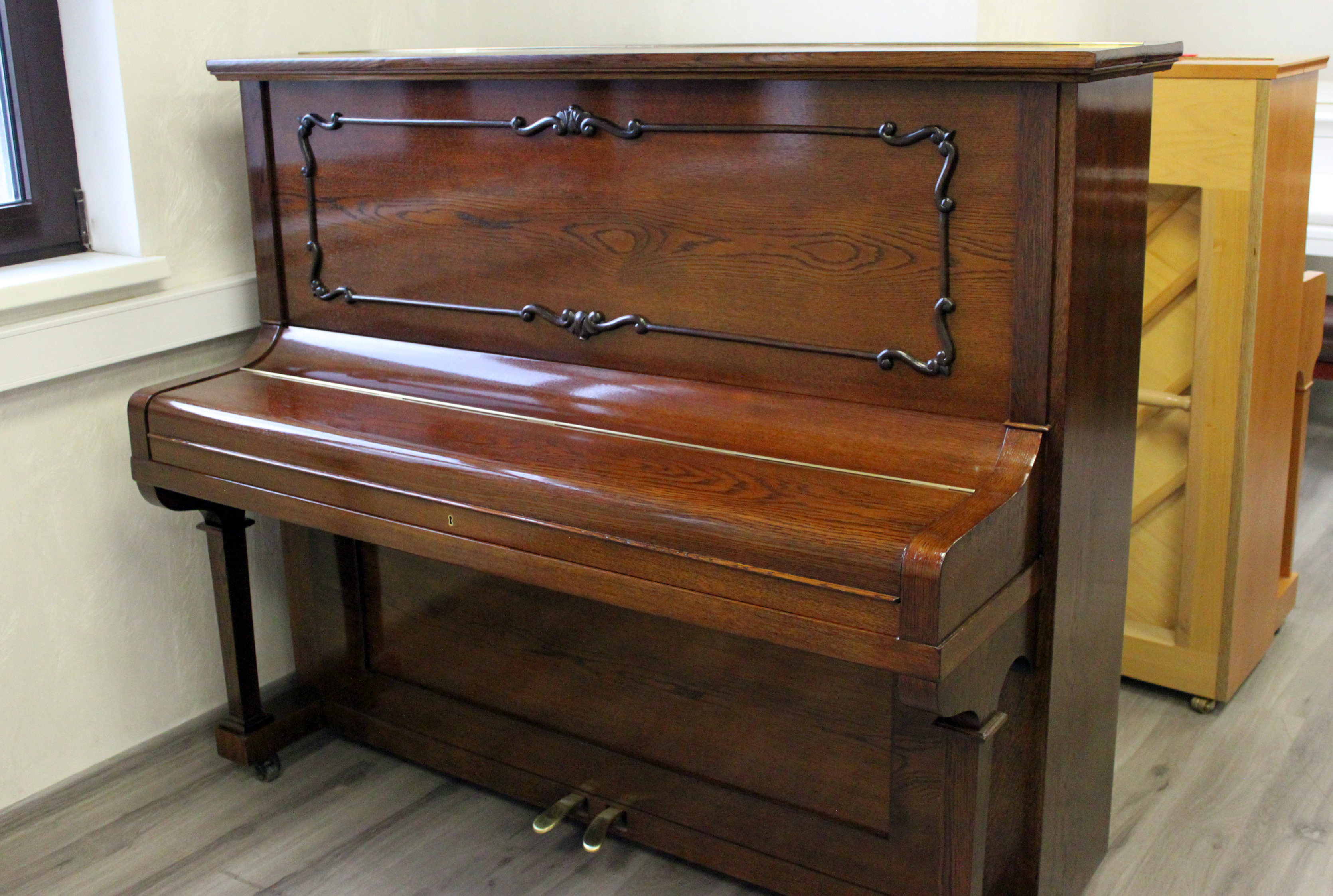 Отделка натуральным деревом