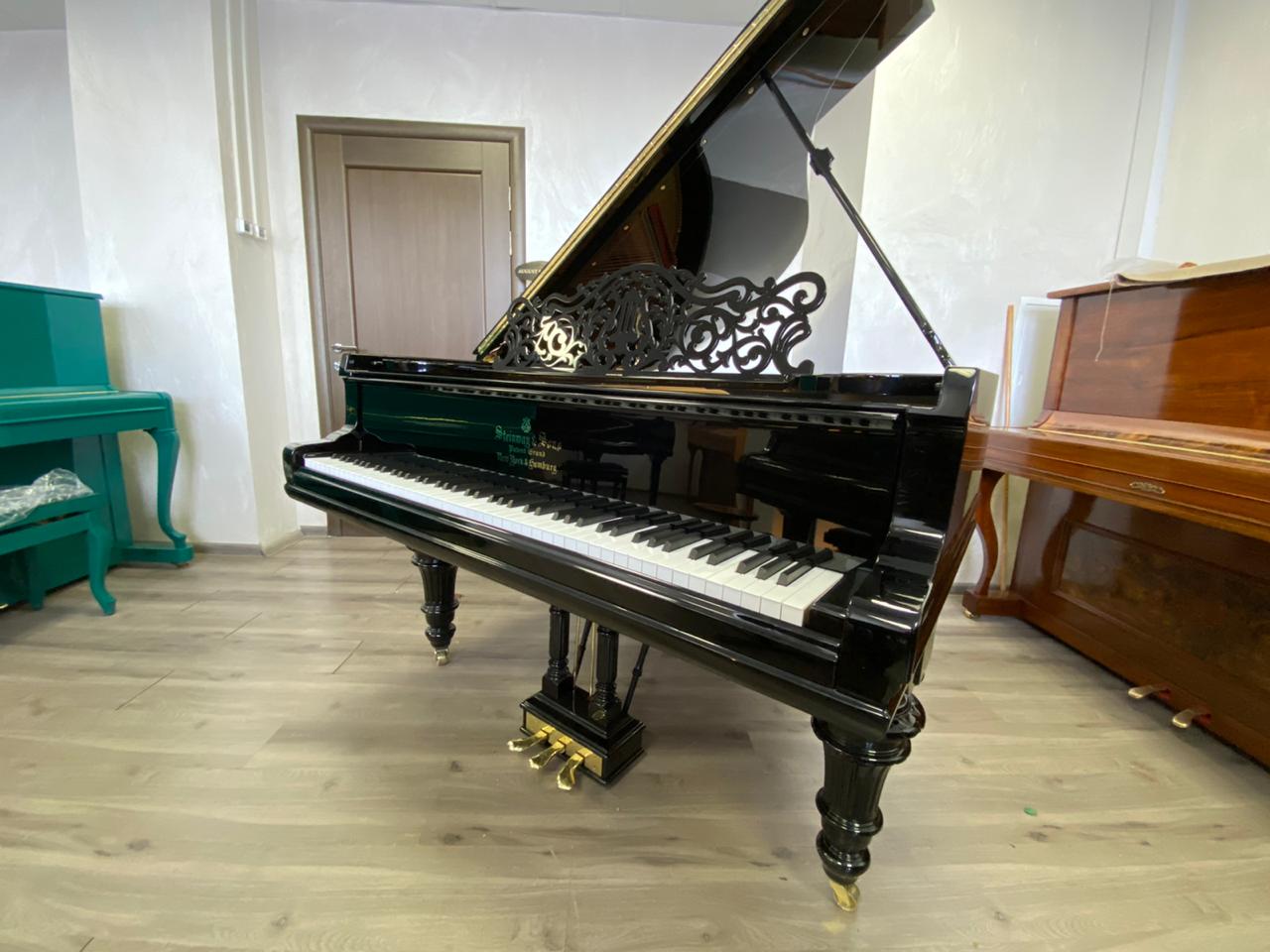 Steinway & Sons O-180 черный Стейнвей