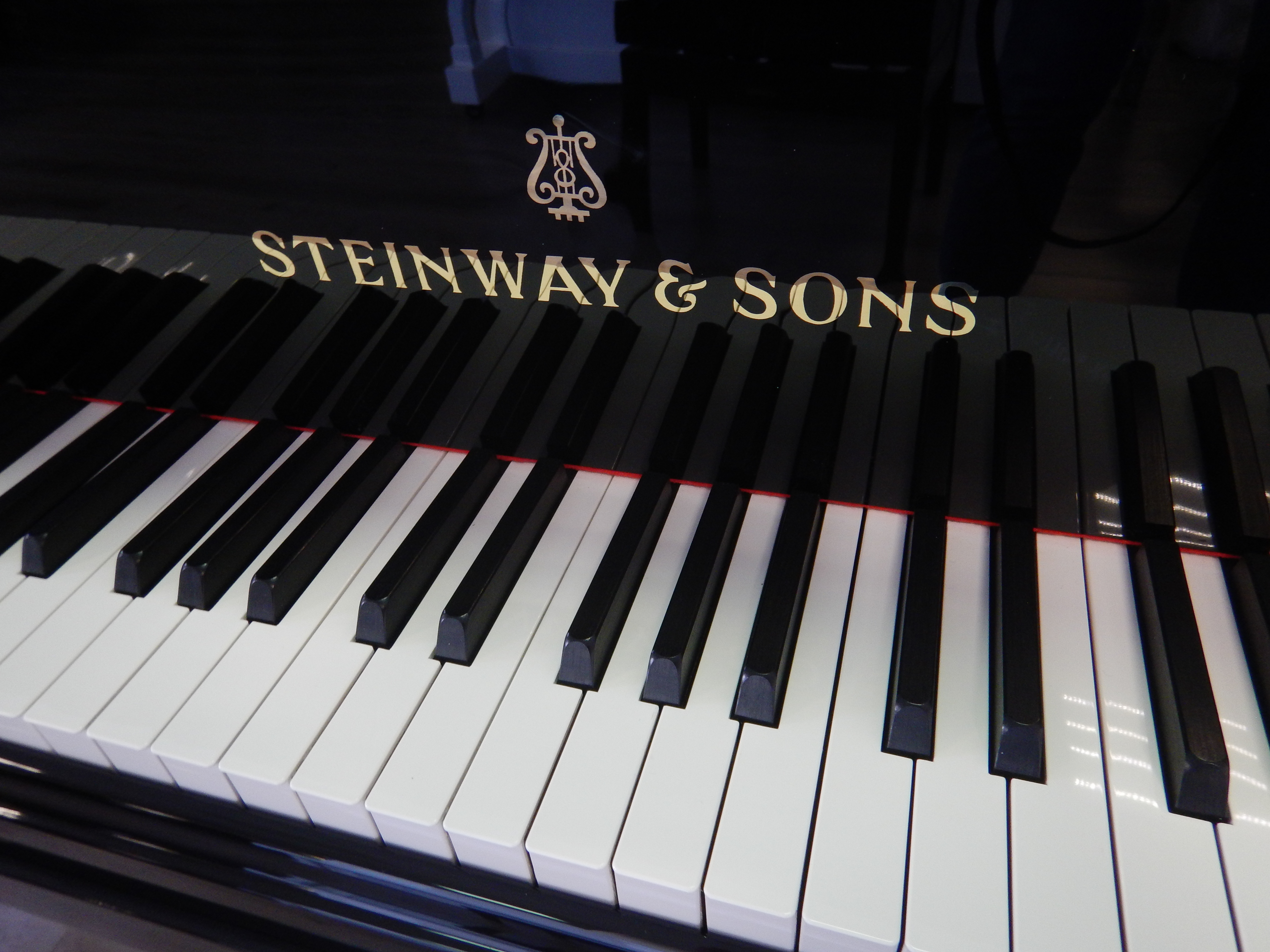 Steinway & Sons B-211