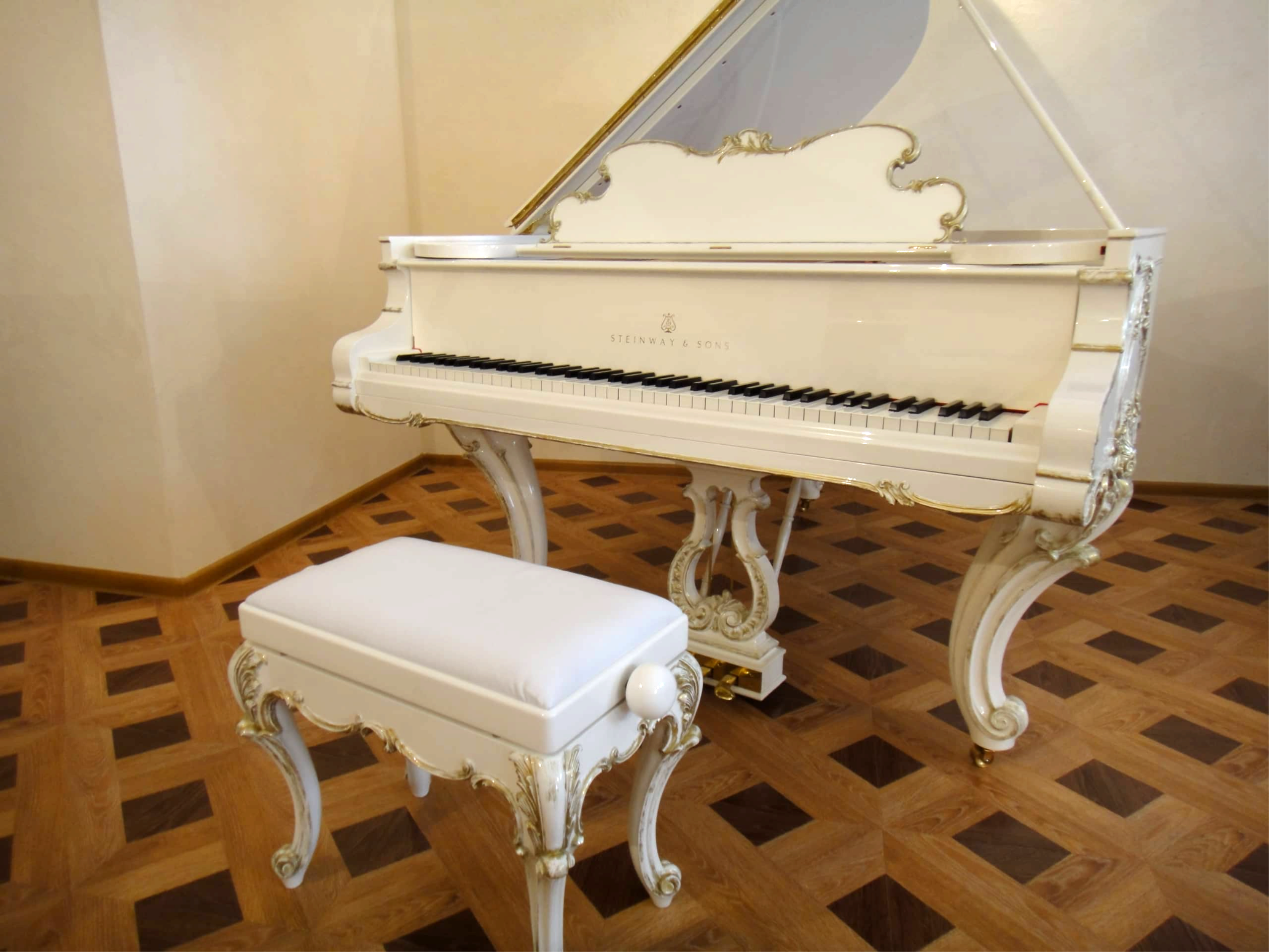 Стейнвей «Людовик Пятнадцатый»